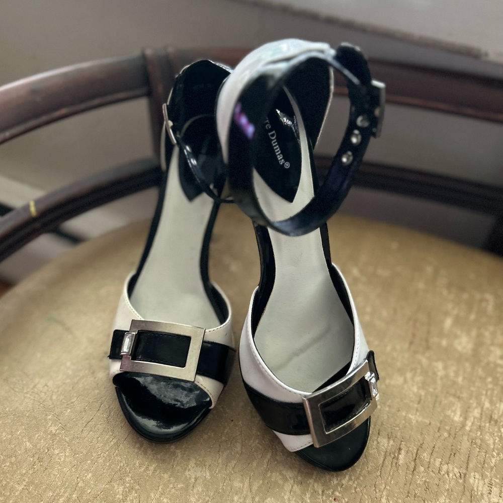 Fun Stylish Heels ~ Very Comfy